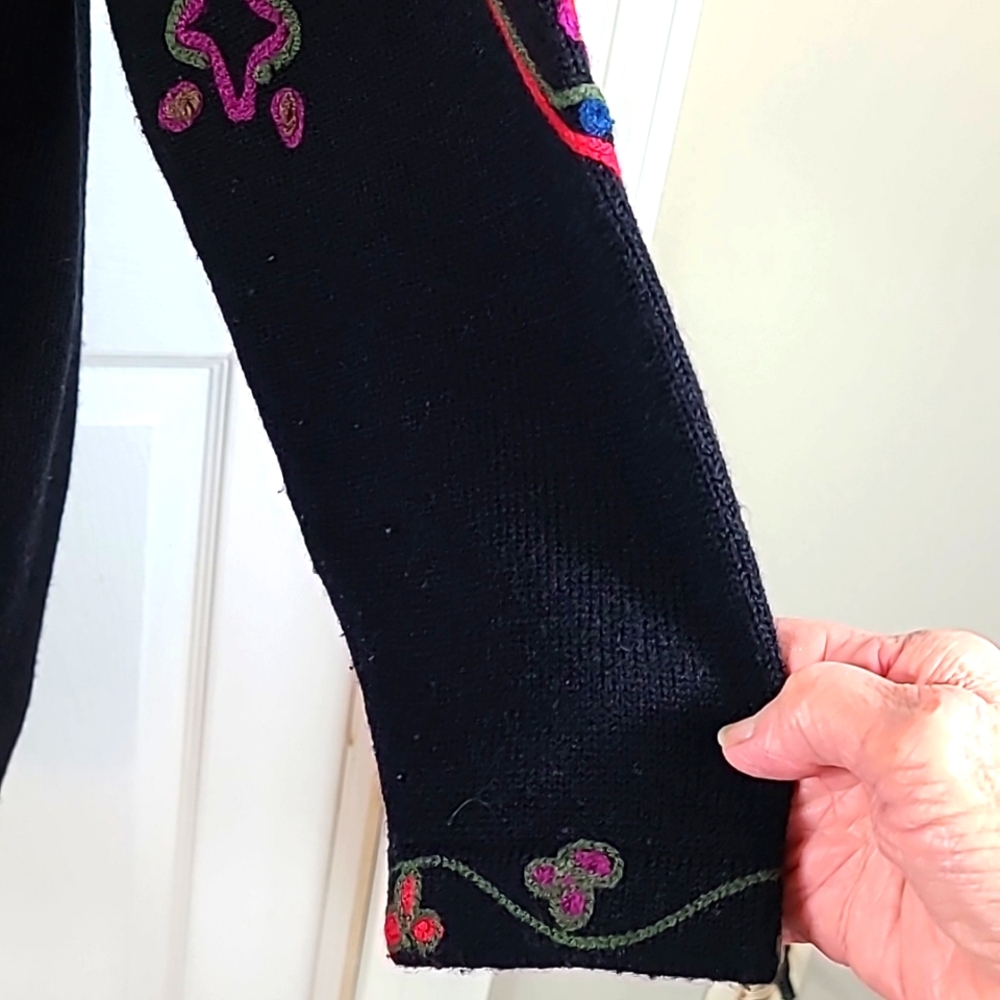 Jacque & KoKo Embroidered Cardigan - Picture 4 of 10